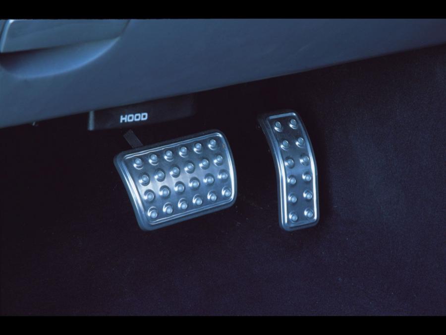  Dodge SRT8 Concept 2003 года  (фото 6 из 13)
